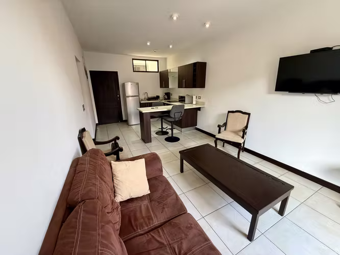Apartamento Amueblado en BOSQUES de SANTA ANA  / Incluye: Agua e Internet