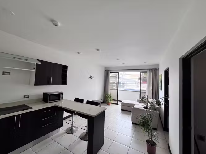 APARTAMENTO AMUEBLADO “Bosques de Santa Ana” Precio incluye (Agua, Luz, Cable e Internet). - Imagen 8