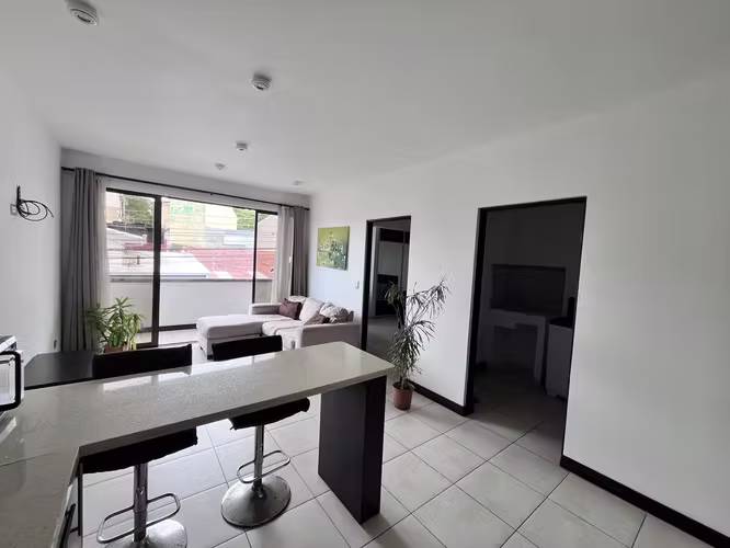 APARTAMENTO AMUEBLADO “Bosques de Santa Ana” Precio incluye (Agua, Luz, Cable e Internet). - Imagen 7