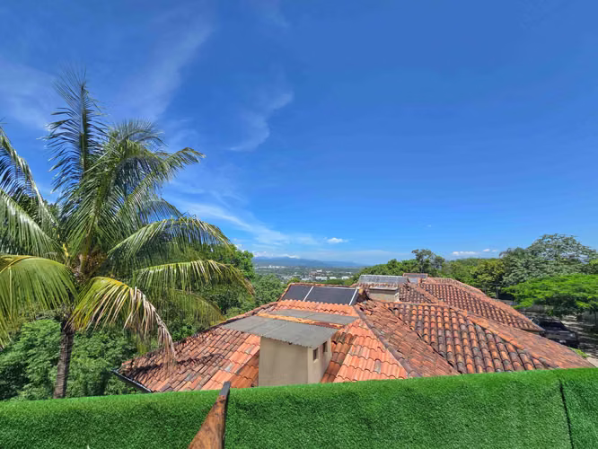 APARTAMENTO CON VISTA DE 3 HABIT. EN GUACHIPELIN ESCAZU - Imagen 2