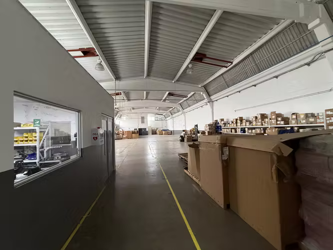ALQUILA BODEGA INDUSTRIAL EN CARTAGO DENTRO DE COMPLEJO DE BODEGAS - Imagen 10