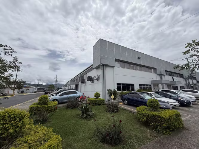 ALQUILA BODEGA INDUSTRIAL EN CARTAGO DENTRO DE COMPLEJO DE BODEGAS - Imagen 17