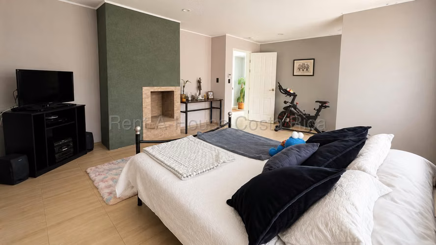 Casa en Venta en Lomas de Ayarco Curridabat – Residencial Exclusivo y Gran Distribución - Imagen 11