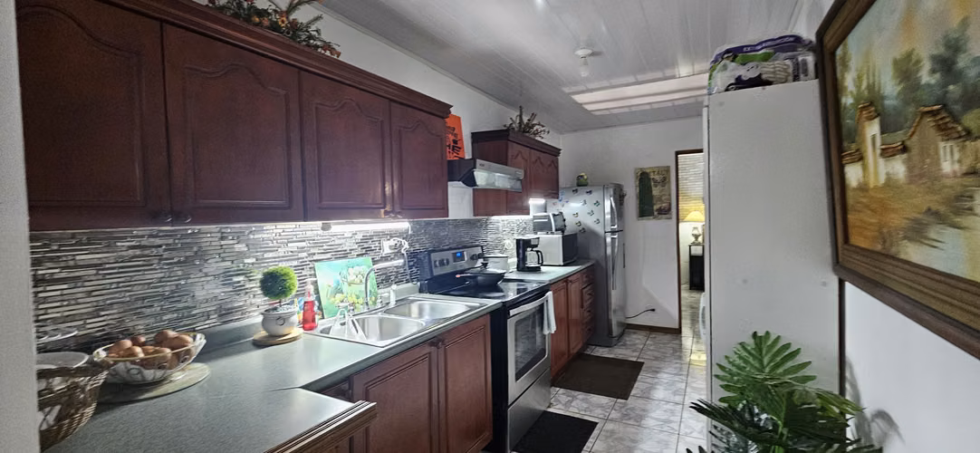 ¡OPORTUNIDAD ÚNICA! 2 CASAS EN UNA- RESIDENCIAL PRIVADO EN IPIS DE GUADALUPE - Imagen 7