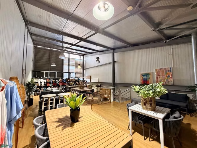 Local en Liberia/Solarium-mezzanine-vigilancia