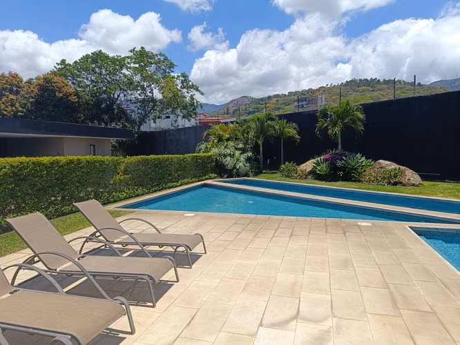 Venta de casa de una planta en condominio en Santa Ana - Imagen 19