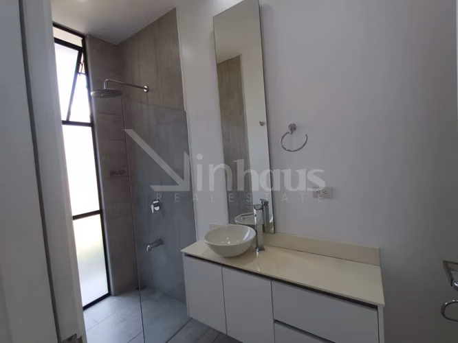 Venta de casa de una planta en condominio en Santa Ana - Imagen 11