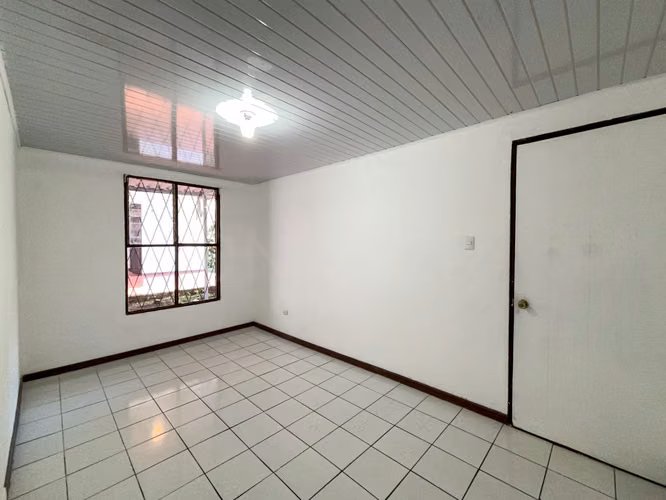 Casa de un Piso con Jardín en alquiler | A 800 metros del Parque de Sabanilla - Imagen 16