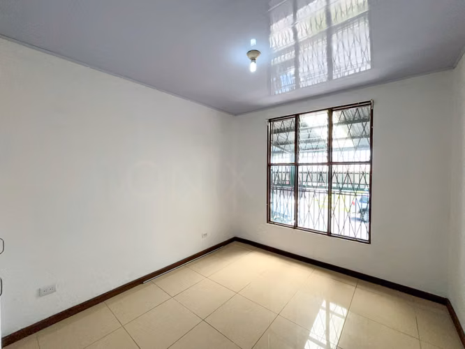 Casa de un Piso con Jardín en alquiler | A 800 metros del Parque de Sabanilla - Imagen 13