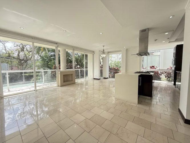 Apartamento en Alquiler en Escazú, Primer Piso | Cerca del Country Club ID22999