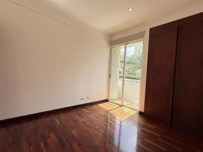 Apartamento en Alquiler en Escazú, Primer Piso | Cerca del Country Club ID22999 - Imagen 16