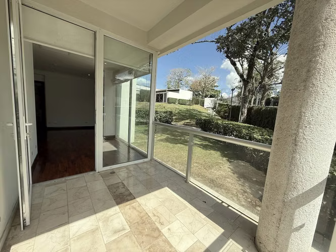 Apartamento en Alquiler en Escazú, Primer Piso | Cerca del Country Club ID22999 - Imagen 11
