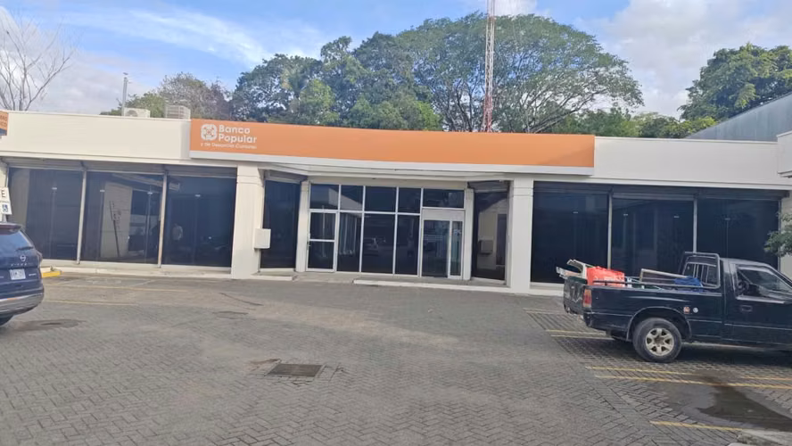Plaza Huacas - Alquiler de Local Comercial - 248 M2 - Imagen 2