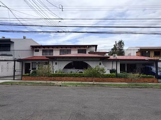 Casa en venta en La Uruca -Residencial Carvajal Castro