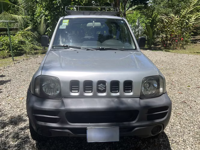 Suzuki Jimny 2011 4x4 - Muy Buen Estado - Imagen 2