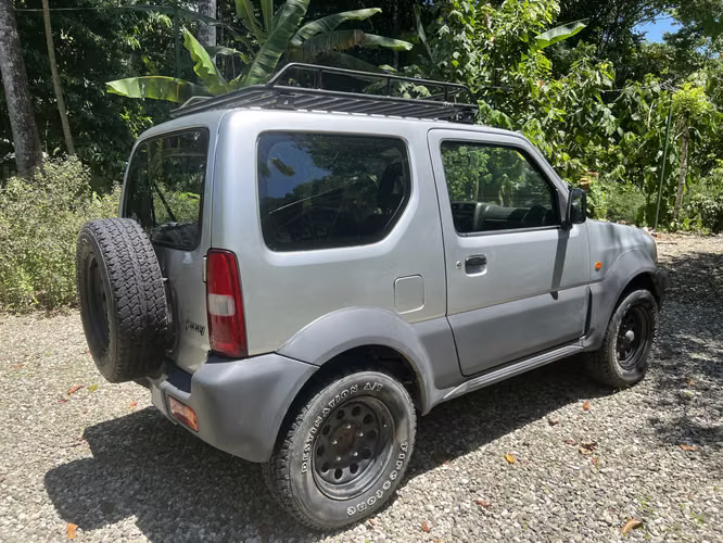 Suzuki Jimny 2011 4x4 - Muy Buen Estado - Imagen 4
