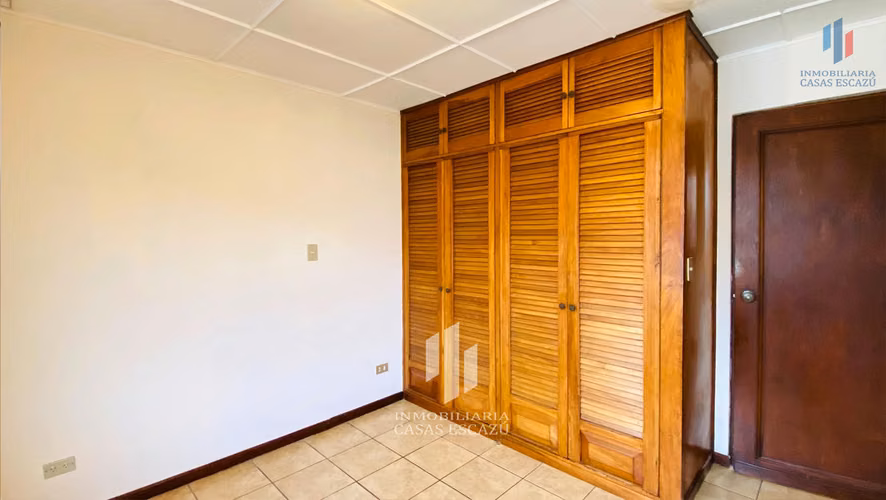 Alquiler de Apartamento en San Rafael de Escazú con línea blanca - Imagen 12
