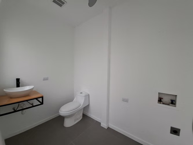 Alquiler de dúplex en Barrio Escalante | 130m² | Dos Salas y Suite Principal con Baño - Imagen 6