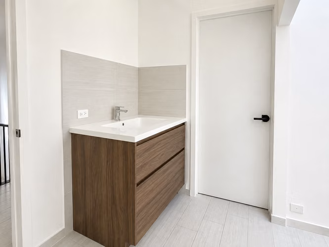 Alquiler de casa para oficinas o consultorios en San Rafael de Escazu - Imagen 10