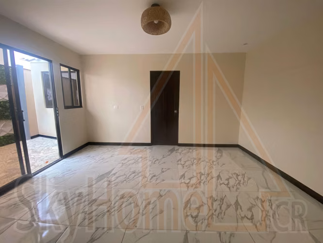 223 / Casa / alquiler / Curridabat / Guayabos / Iluminada / Jardín / Segura - Imagen 14