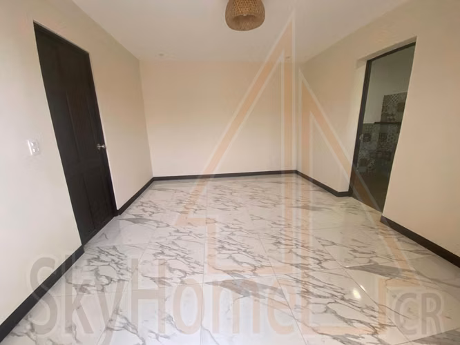 223 / Casa / alquiler / Curridabat / Guayabos / Iluminada / Jardín / Segura - Imagen 16