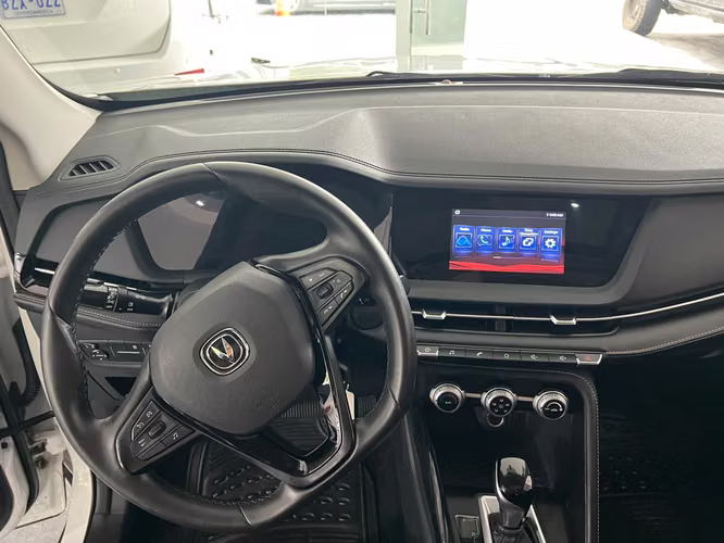 2025 CHangan CS15 - Imagen 5