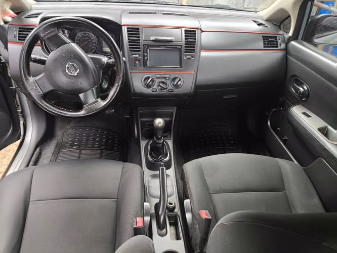 Nissan Tiida - Imagen 6