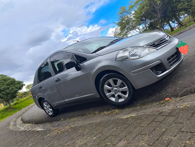 Nissan Tiida - Imagen 2