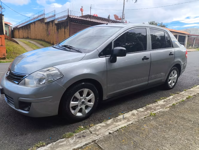 Nissan Tiida - Imagen 7