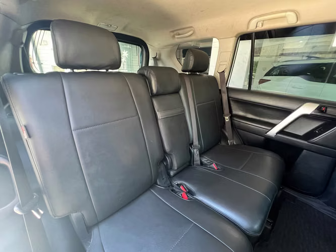 2020 Toyota Prado - Imagen 10