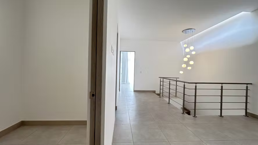 ¡Se Vende bella casa en Guachipelín Norte de Escazú! - Imagen 11