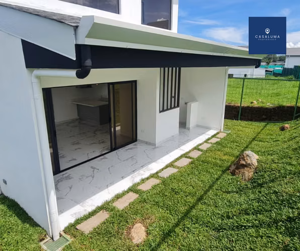 ESPECTACULAR CASA EN VENTA - Imagen 2