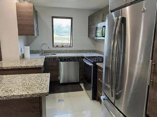 Apartamento en Venta/ 3 Hab, 2 Baños, 2 Parqueos/ Santa Ana, Brasil - Imagen 5