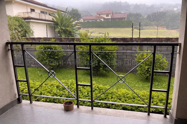 Apartamento en Venta/ 3 Hab, 2 Baños, 2 Parqueos/ Santa Ana, Brasil - Imagen 7