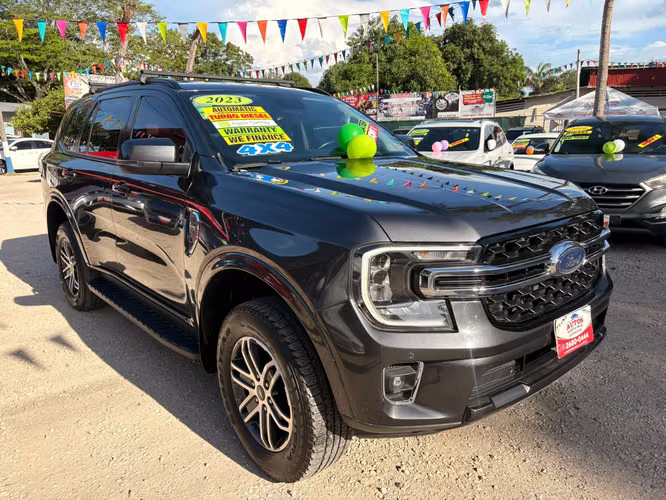FORD EVEREST XLT-2023-AUTO-SHIFT TRONIC-7 PSJ- - Imagen 4