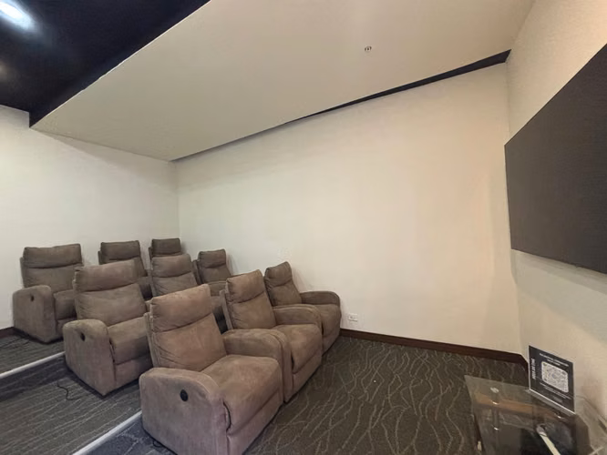 Espectacular Penthouse Full Amueblado en Torre Los Yoses | Vistas Increíbles + Servicios Incluidos - Imagen 10