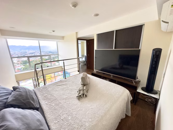 Espectacular Penthouse Full Amueblado en Torre Los Yoses | Vistas Increíbles + Servicios Incluidos - Imagen 6