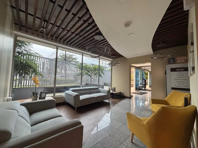 Espectacular Penthouse Full Amueblado en Torre Los Yoses | Vistas Increíbles + Servicios Incluidos - Imagen 15
