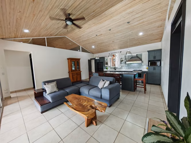 Casa amueblada en Atenas | Piscina y jacuzzi privados | Vistas espectaculares | $2.500/mes - Imagen 3