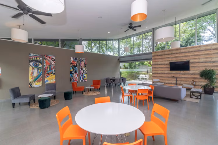 Casa en preventa en condominio en la Guácima, Alajuela.