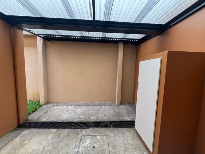 Alquiler de casa en Escazú. Amplia y cómoda. - Imagen 9