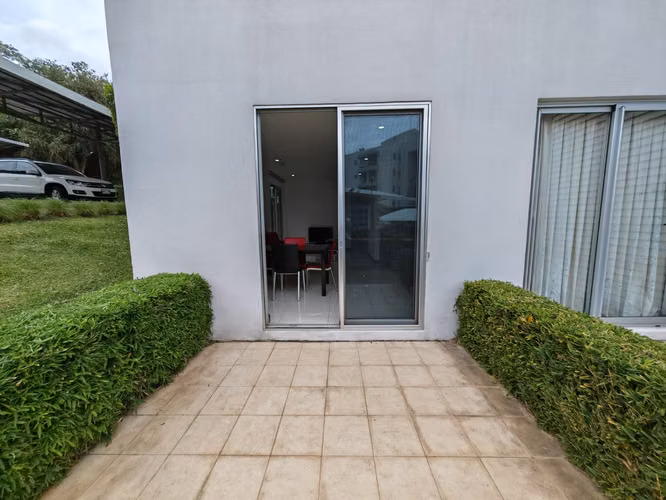 Alquiler de apartamento en Escazú! Semi amueblado - Imagen 13