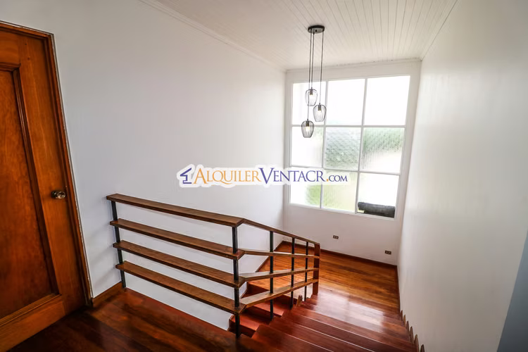 Casa de 650 m2 con piscina privada y 5.454 m2 de terreno en Bello Horizonte Escazú - Imagen 13