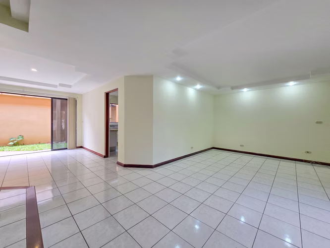 CONDO DE 3 HABIT. + DE SERVICIO + SALA TV EN BELLO HORIZONTE ESCAZU - Imagen 8