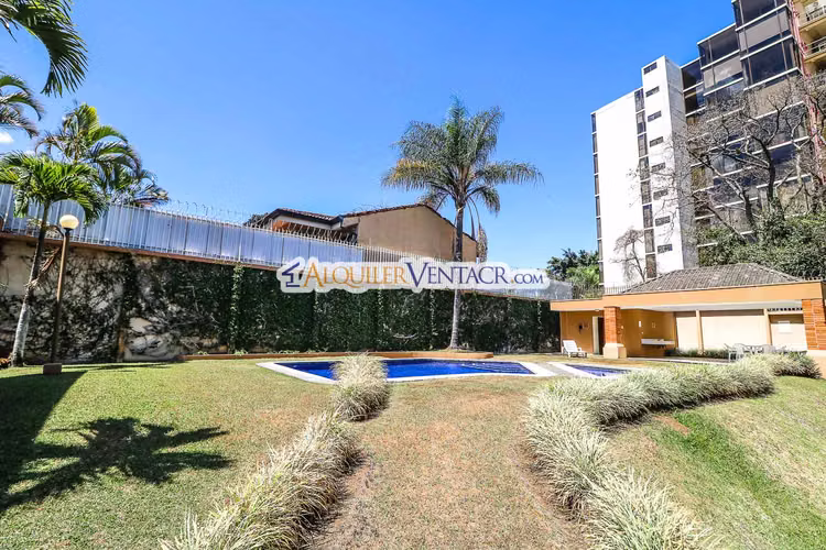 CONDO DE 3 HABIT. + DE SERVICIO + SALA TV EN BELLO HORIZONTE ESCAZU - Imagen 10