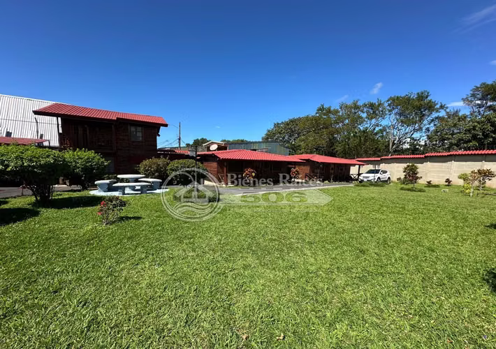 Se vende propiedad casa con casa 3 cabañas y 2 estudios Santo Domingo Heredia - Imagen 16