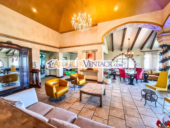 CASA DE 520 M2 CON VISTA Y 1.000 M2 LOTE X EL WORLD GYM GUACHIPELIN ESCAZU - Imagen 10