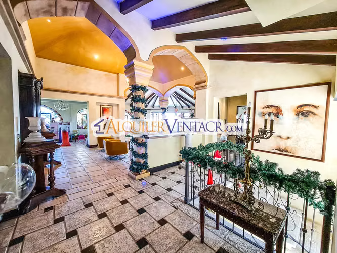 CASA DE 520 M2 CON VISTA Y 1.000 M2 LOTE X EL WORLD GYM GUACHIPELIN ESCAZU - Imagen 8