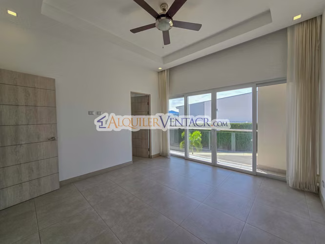 SOURCE LIVING GUACHIPELIN ESCAZU! CONDO DE 3 HABIT. CON LINEA BLANCA - Imagen 17