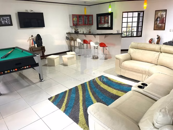 Venta I Santo Domingo de Heredia - Propiedad con Piscina. (JCC29)